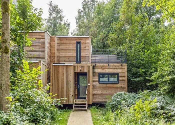 In Tournai With Forest View 度假居